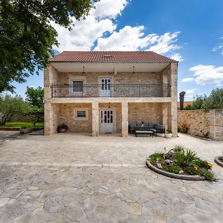 Villa Tia - Private Oasis With Large Pool Gornje Ceranje