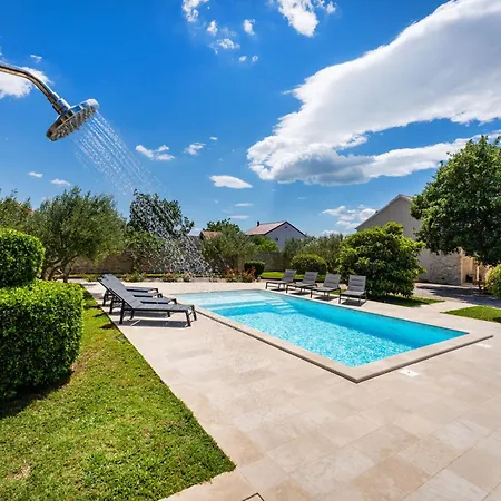 Tia - Private Oasis With Large Pool Villa Gornje Ceranje