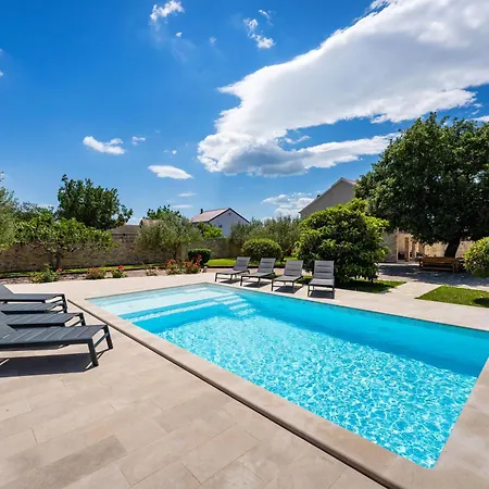 Tia - Private Oasis With Large Pool Villa Gornje Ceranje