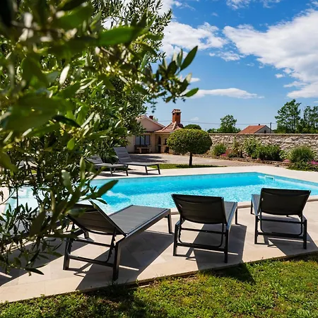 Villa Tia - Private Oasis With Large Pool