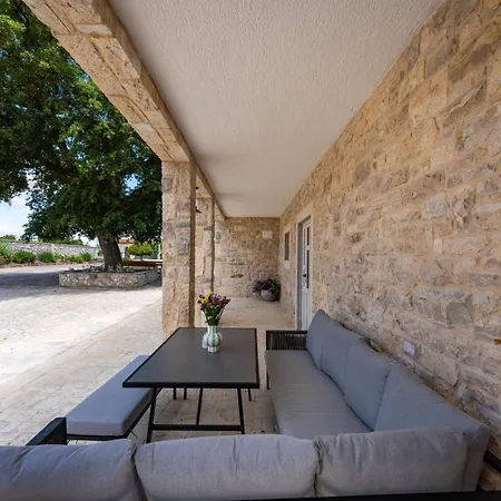 Tia - Private Oasis With Large Pool