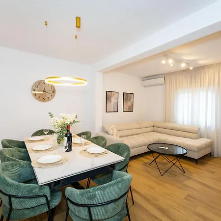 Villa Tia - Private Oasis With Large Pool