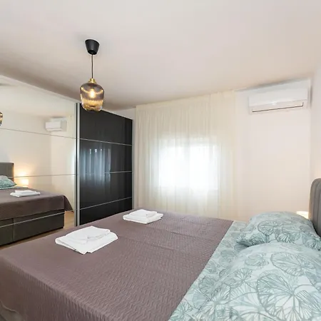Tia - Private Oasis With Large Pool * Gornje Ceranje
