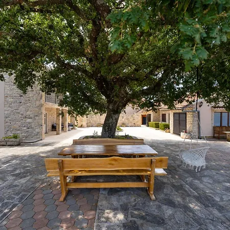 Tia - Private Oasis With Large Pool * Gornje Ceranje