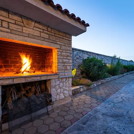 Villa Tia - Private Oasis With Large Pool *
