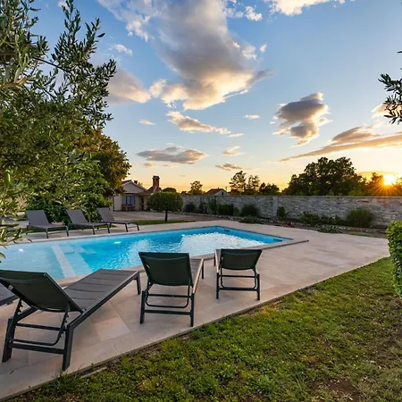 Villa Tia - Private Oasis With Large Pool Gornje Ceranje
